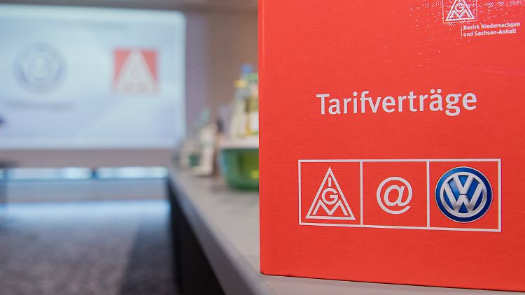 Der Tarifvertrag gilt für etwa 120.000 Beschäftigte.