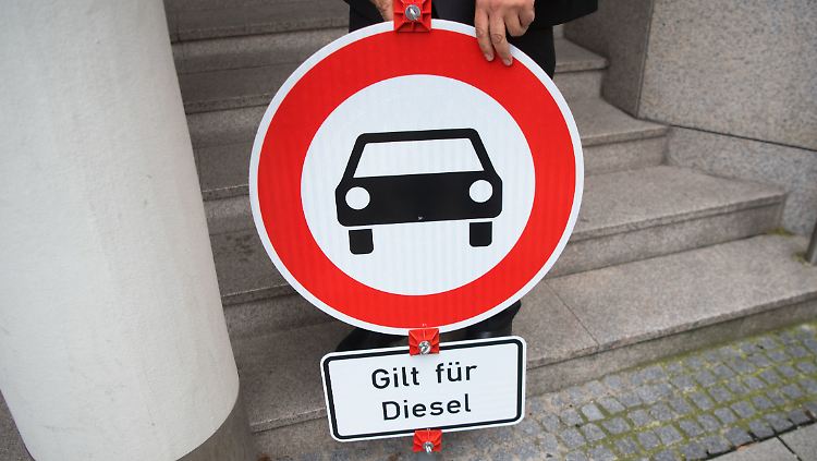Fahrverbote sind umstritten, als Mittel, um die Feinstaub-Belastung zu senken, sind sie jedoch eine effektive Maßnahme.