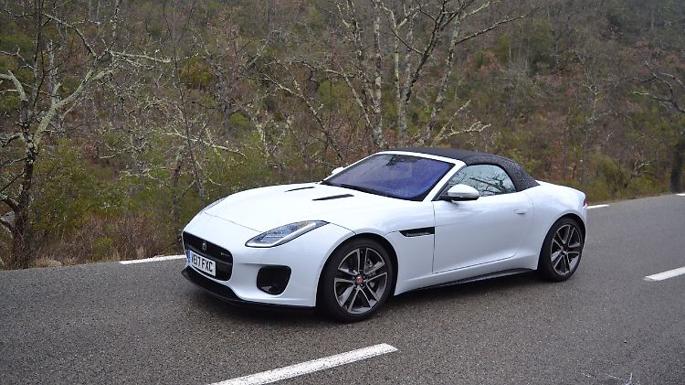 Optisch unterscheidet sich der P300 kaum von seinen F-Type-Brüdern.
