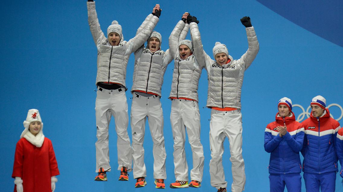 Richard Freitag, Karl Geiger, Stephan Leyhe und Andreas Wellinger stört das aber gar nicht.