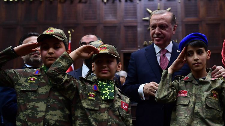 Erdogan spricht nicht von Krieg, sondern von "Anti-Terror-Kampf".