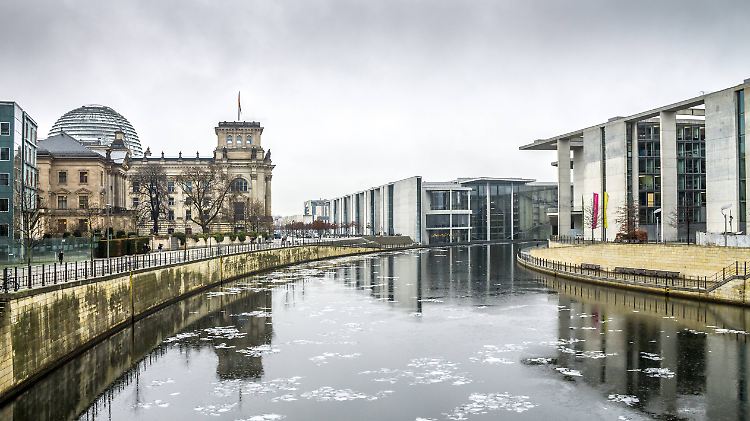 Beim Finanzierungssaldo des Staates beziehen die Statistiker den Bund, die Länder, die Kommunen und die Sozialversicherung in ihre Rechnung mit ein.