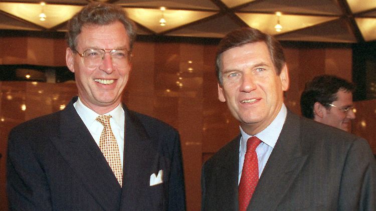 1998 fädelte Krupp-Chef Gerhard Cromme (l.) mit Thyssen-Vorstandskollege Ekkehard Schulz die Fusion ein.