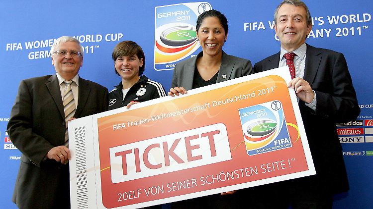 Vor allem in Bochum gibt es noch reichlich WM-Karten. Kleiner Trost: Dort kommt man immer etwas später zur Sache.