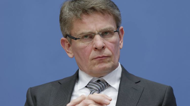 Kandt machte bei der Polizei von Berlin und Brandenburg Karriere, bevor er 2012 Polizeipräsident wurde.