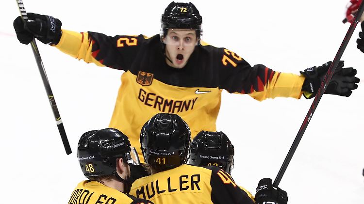 Was kann Eishockey, was Fußball nicht kann? Pure Begeisterung und echte Gefühle transportieren.