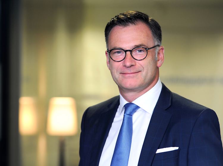 Thomas Buckard ist seit dem Jahr 2000 Gründungsmitglied der MPF AG. Als Vorstand ist er für die Kundenakquisition und -betreuung zuständig. Zuvor arbeitete der passionierte Bergsteiger im Private Banking der Deutsche Bank AG.