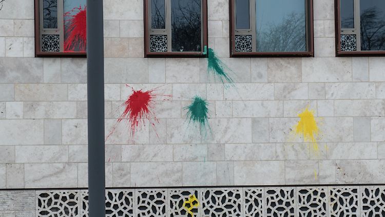 Rot, Grün und Gelb sind Farben der kurdischen Flagge.