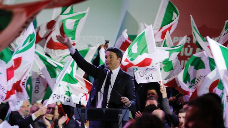 Ex-Ministerpräsident Renzi sprach zum Abschluss des Wahlkampfs vor Anhängern in Florenz.
