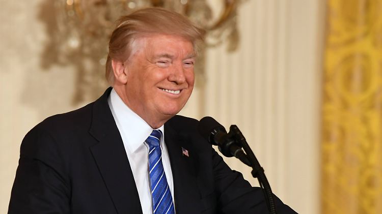 Könnte sich für eine Präsidentschaft auf Lebenszeit erwärmen: US-Präsident Donald Trump.