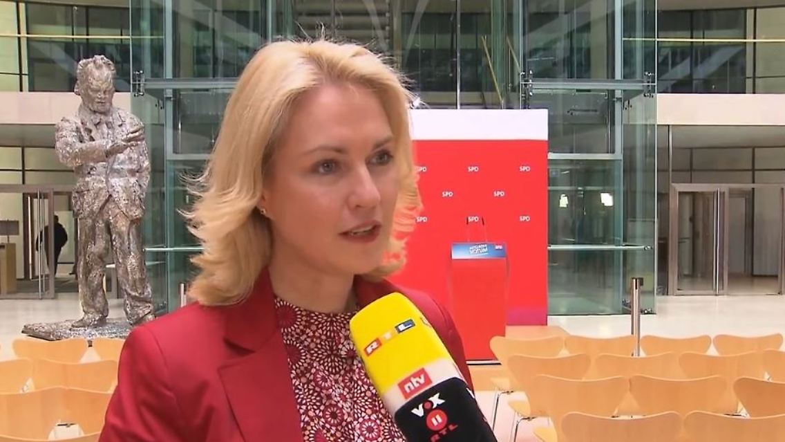 schwesig.JPG