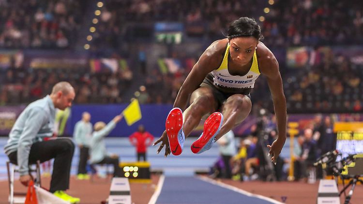 Sosthene Moguenara fliegt mit Saisonbestleistung zu Bronze.