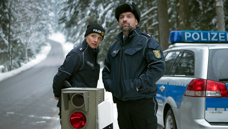 Mörderische Provinzcops mit kaputten Radarfallen dürfen in "Waldlust" natürlich nicht fehlen.