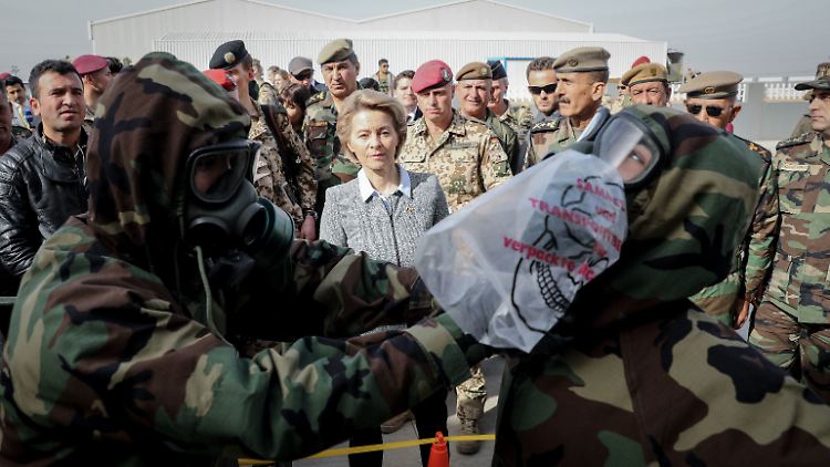 Von der Leyen im Nordirak. Bislang stand die Unterstützung der kurdischen Peschmerga im Kampf gegen den IS im Fokus der Bundeswehrmission.