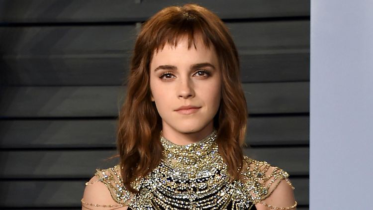 Emma Watson will mit einem Tattoo ein Zeichen setzen - und übersieht dabei einen kleinen Fehler im Schriftzug.
