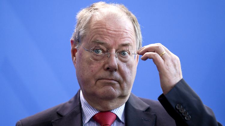 Ministerpräsident von NRW, Finanzminister, SPD-Kanzlerkandidat - im Herbst 2016 beendete Peer Steinbrück seine Karriere als Politiker.