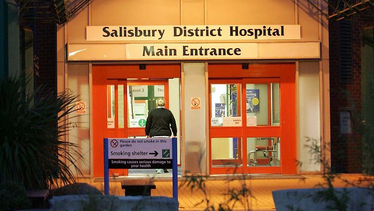 Der Haupteingang des Krankenhauses in Salisbury.