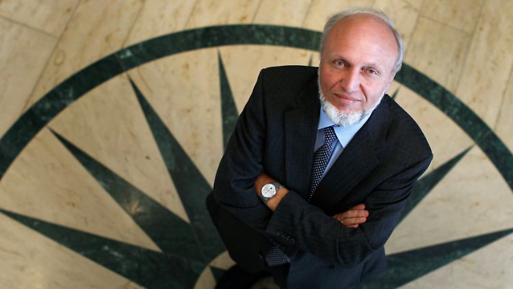 In der Fachwelt genießt Hans-Werner Sinn ein hohes Ansehen: Der Deutsche Hochschulverband kürte ihn 2015 zum "Hochschullehrer des Jahres".