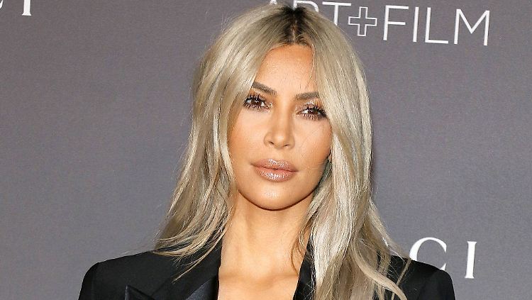 Kim Kardashian setzt ihren Po gerne in Szene - jüngst auf eine besonders ungewöhnliche Art.