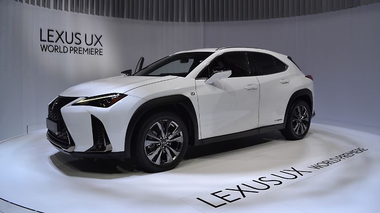 Lexus zeigt mit dem UX in Genf einen neuen Kompakt-SUV.