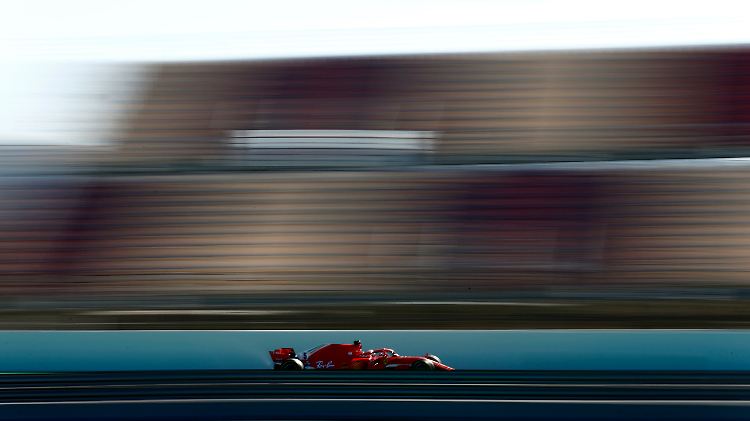 Ferrari-Star Sebastian Vettel war in der Vormittagssession der schnellste Tester in Barcelona.