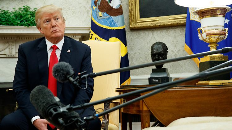 Die Presse befragt US-Präsident Donald Trump im Weißen Haus.