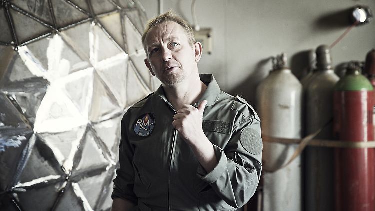 Madsen in einer Szene des Films "Amateurs in Space".
