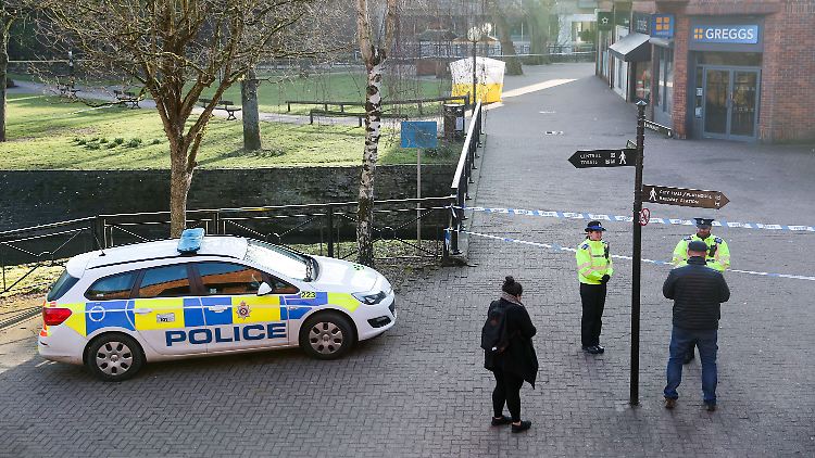 Die Polizei hat den Tatort in Salisbury weiträumig abgesperrt.
