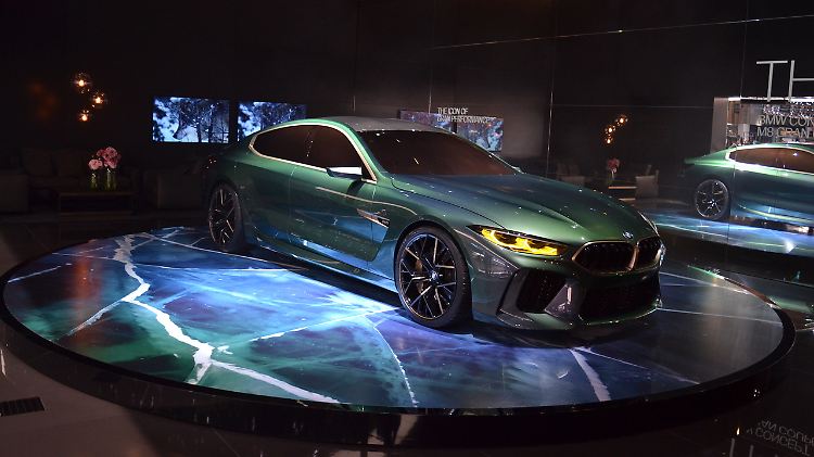 Mit der Studie zum gibt BMW in Genf einen Ausblick auf sein kommendes Luxus-Coupé.