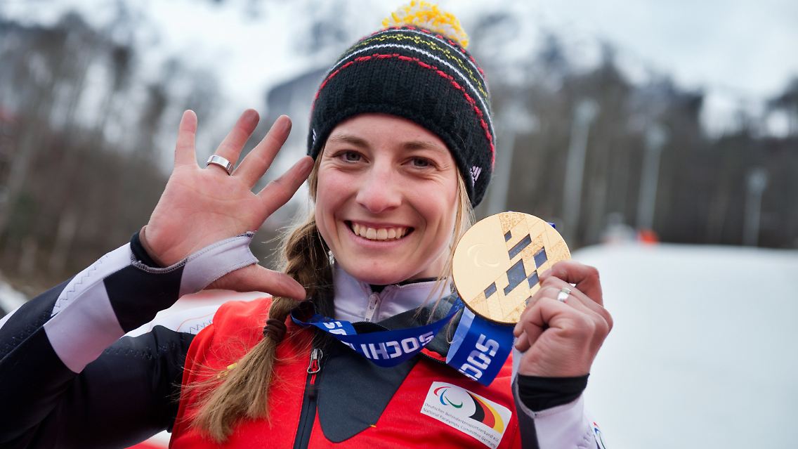 Die bekannteste Deutsche ist Anna Schaffelhuber. Bei den Spielen in Sotschi gewann sie bei fünf Starts fünf Goldmedaillen.