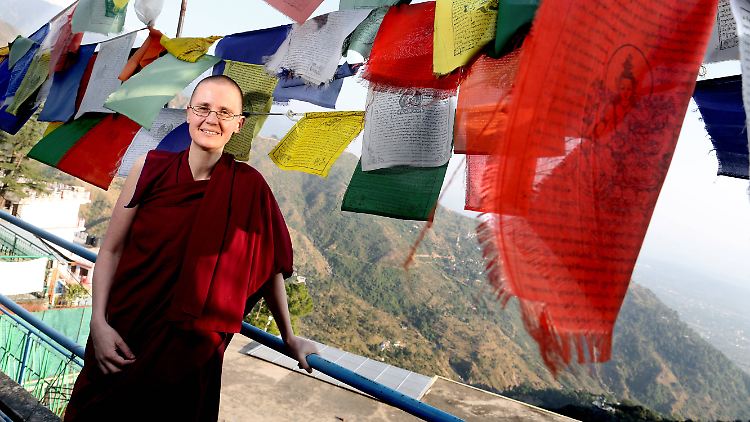 Kelsang Wangmo ging mit 18 Jahren nach Indien und lebt seitdem als buddhistische Nonne in Indien.