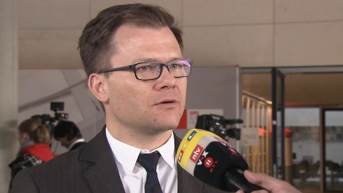 schneider.JPG