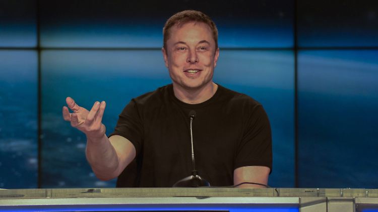 Elon Musk - unterstützt die Trump-Zölle und verfolgt eigene Interessen.