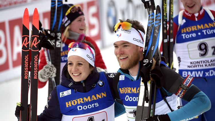 Anais Chevalier und Antonin Guigonnat aus Frankreich haben die Mixed-Staffel gewonnen.