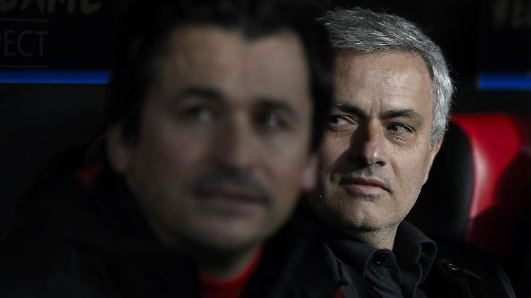 Nutzt auch im TV das Rampenlicht: José Mourinho