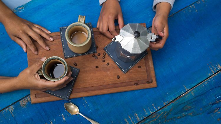 Eine Tasse Kaffee enthält rund 90 Milligramm Koffein.