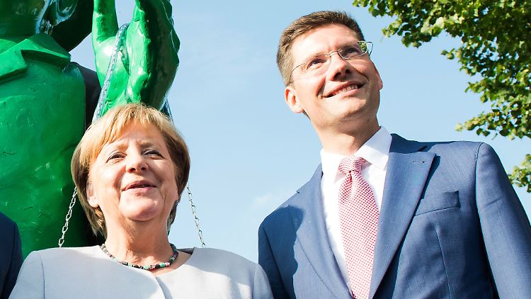 Hirte soll sich für Merkel künftig um die neuen Länder kümmern.