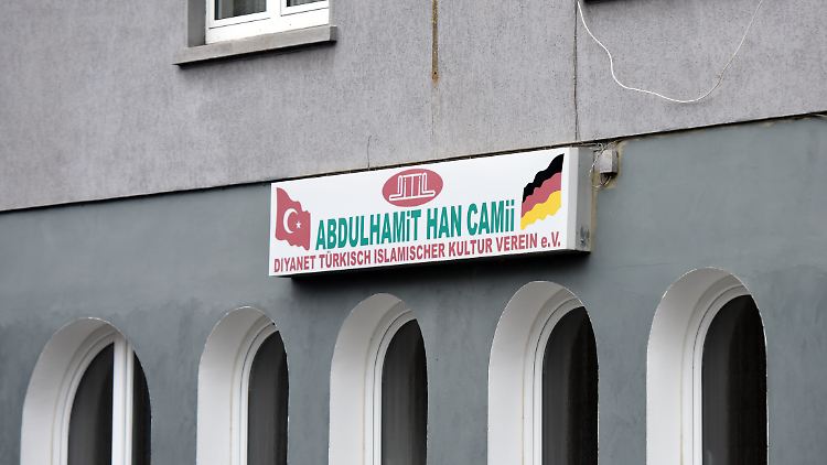 Ditib-Gemeinde in Oer-Erkenschwick: Die Stadt setzt sich dafür ein, dass die Moschee ihre Muezzin-Rufe ins Freie übertragen darf.