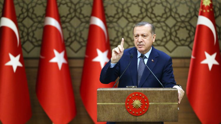 Laut der Studie wurde in keinem anderen Land der Welt die Demokratie so weit ausgehöhlt wie in der Türkei seit dem Putschversuch 2016.