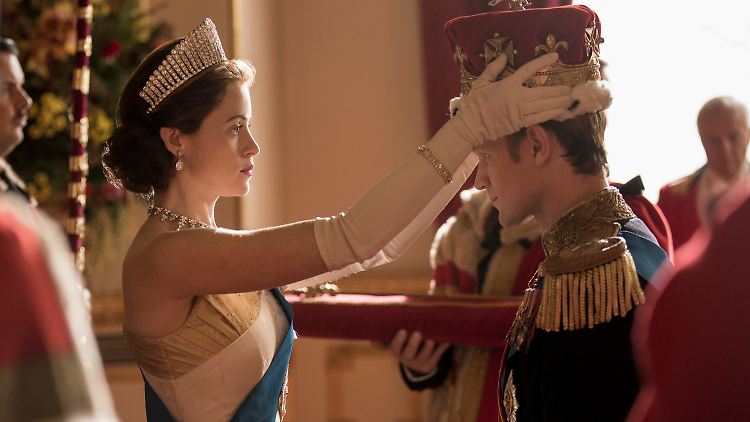 Claire Foy als Königin Elizabeth und Matt Smith als Prinz Philip von Großbritannien in "The Crown".