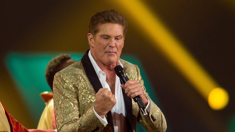 Das Gesicht könnte Emotionen widerspiegeln - oder das Unbehagen über eine der ungeliebten Textzeilen: David Hasselhoff.