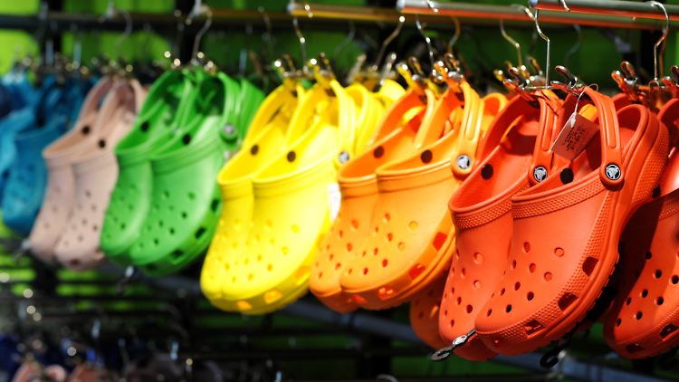 2004 hatte Crocs in den USA ein Patent auf sein Schuhdesign angemeldet.