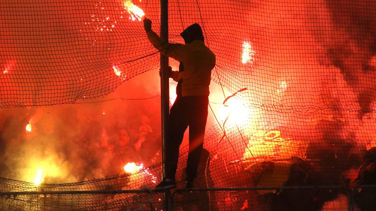 Hooligans sind im griechischen Fußball nur ein Teil des Problems.