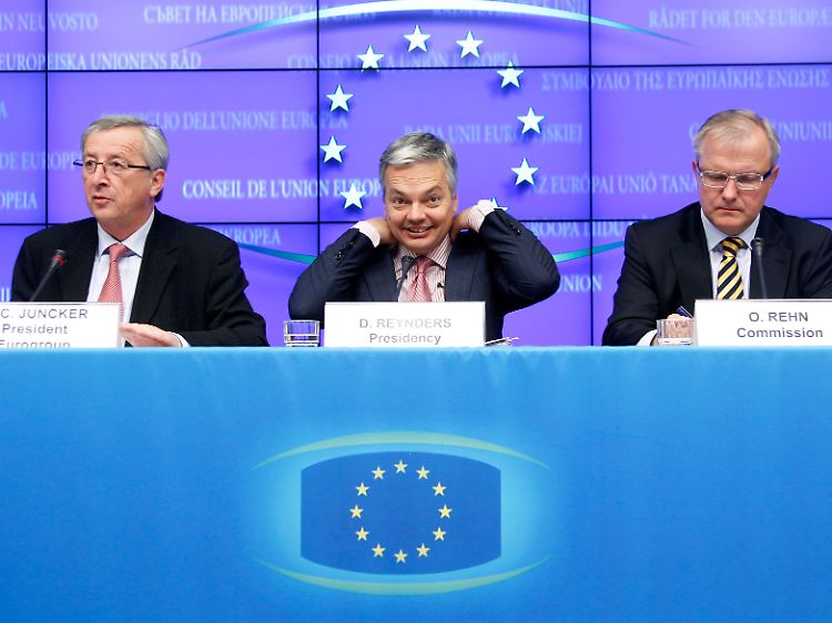 Genießt das Vertrauen der Märkte: Belgiens Finanzminister Didier Reynders (hier als Gasteber des jüngsten EU-Sondertreffens zwischen Eurogruppenchef Juncker und Währungskommissar Rehn).