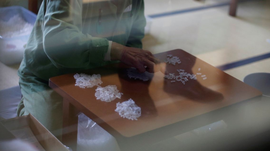 Vielen Häftlingen fällt das Kauen und Schlucken bereits schwer, für sie wird spezielles Essen vorbereitet.