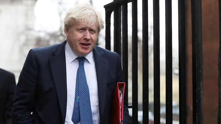 Der britische Außenminister Boris Johnson denkt über weitere Schritte gegen Russland nach.