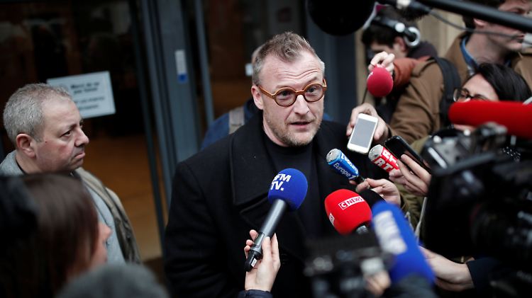 SNCF-Vertreter Eric Meyer begründet vor Jorunalisten das Streikvorhaben seiner Gewerkschaft.