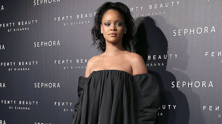 Rihanna hat Snapchat nach einer geschmacklosen Werbung scharf kritisiert.