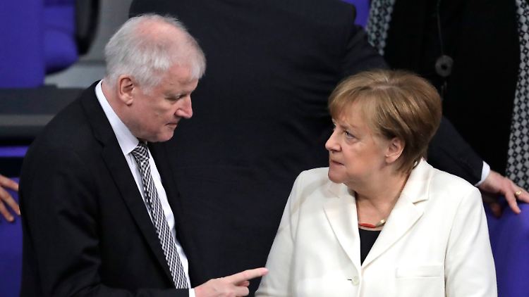 Mit der Aufnahme der Regierungsarbeit der Groko arbeiten Seehofer und Merkel gemeinsam in Berlin.