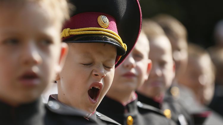An der Kadettenschule in Kiew ist es offenbar nicht sonderlich spannend.